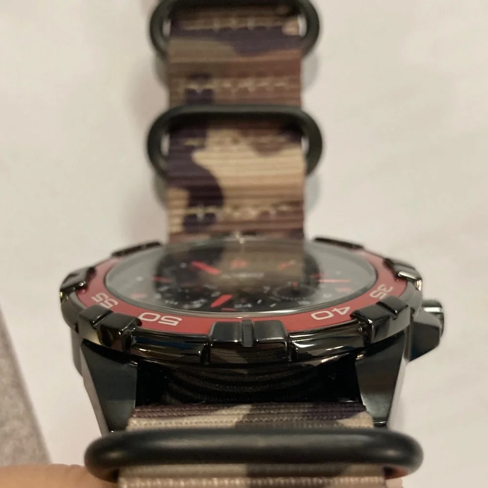 Casio MTD1069 watch, red and black with camo strap & rubber strap, working batty